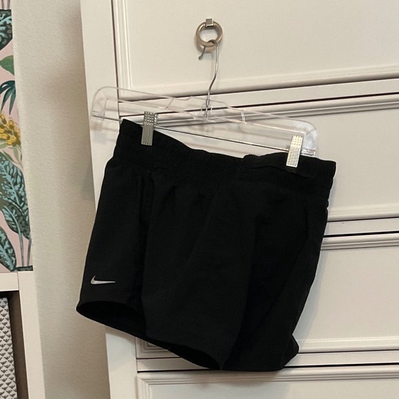 #0435 black Nike shorts size unknown (maybe 6) - Picture 1 of 3